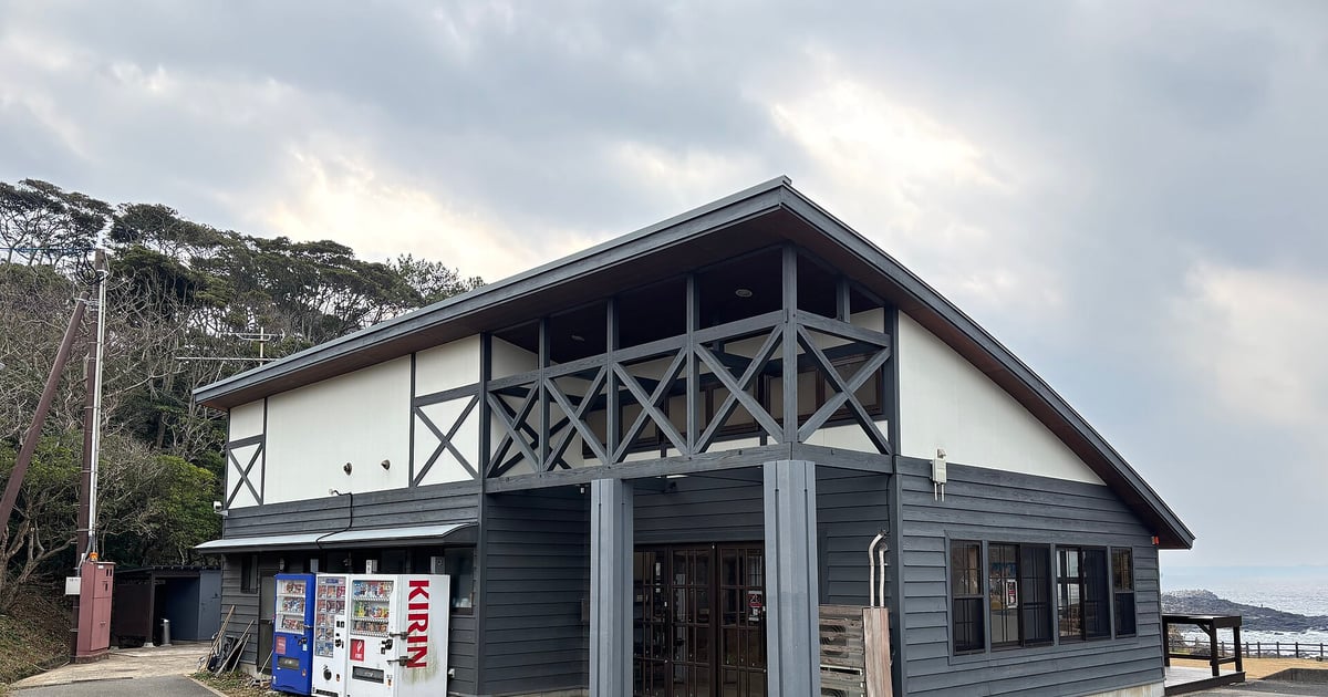 佐賀県唐津市鎮西町の波戸岬キャンプ場から望む玄界灘